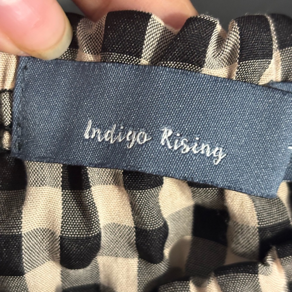❤️ Stylish Checkered Black and Tan Women's Blouse - Picture 5 of 7
